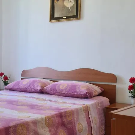 Ele&ana Vacation Graveglia